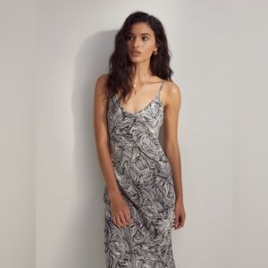 Aritzia(Wilfred) slip dress midi